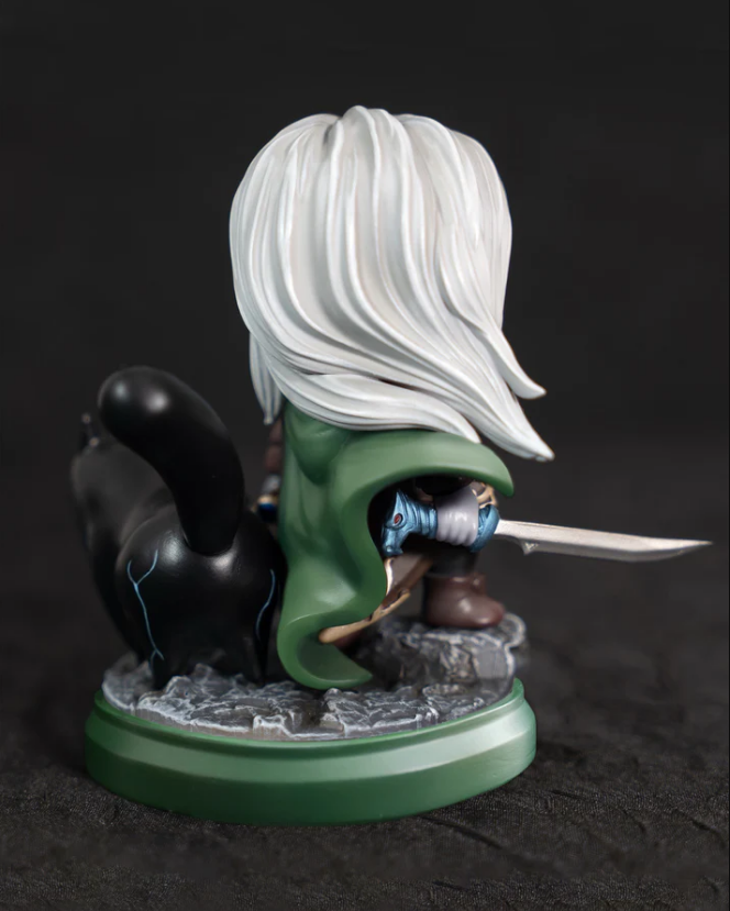 Drizzt Do'urden figure with Guenhwyvar, showcasing detailed back view and dynamic pose on a rocky base.