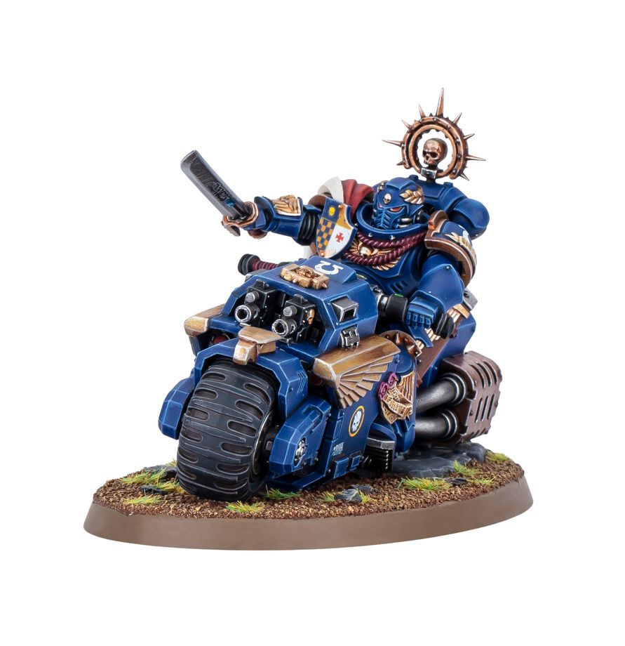 Warhammer 40K: Space Marines - Captain on Bike