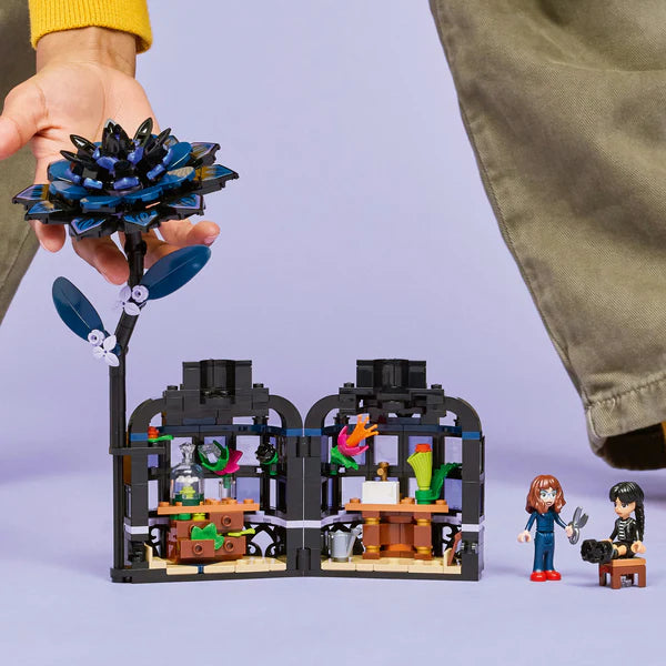 LEGO Wednesday: Black Dahlia Flower (76784)
